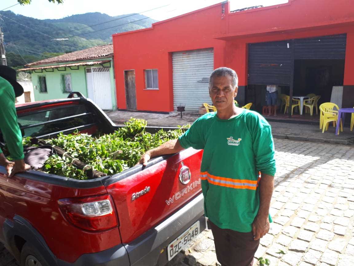Camacã: Prefeitura realiza Mutirão de limpeza e pintura no Distrito de Jacareci